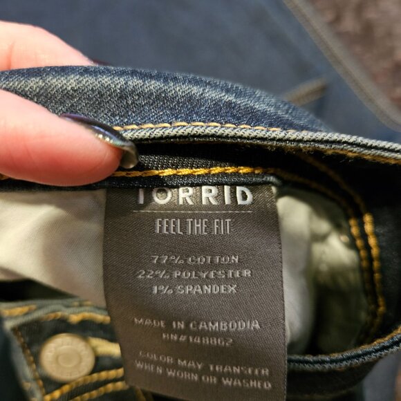 NWT Torrid Luxe Slim Boot Super Stretch Boot Cut Jeans (24W tall) - Picture 7 of 7